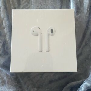 Apple AirPods 2nd G with Charging Case
